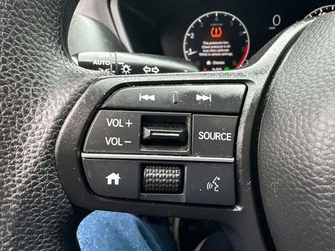 Used 2025 Honda HR-V LX image 31