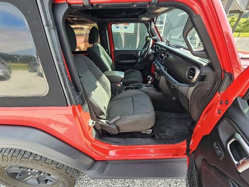 Used 2019 Jeep Wrangler Sport AWD/4WD image 22