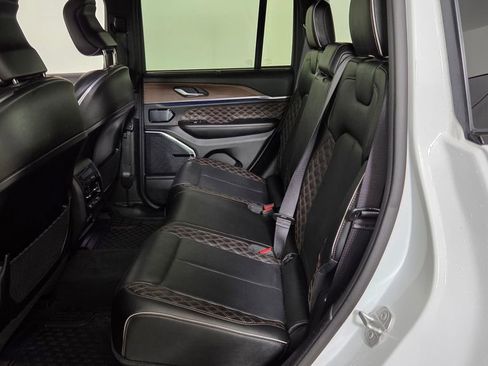 Used 2022 Jeep Grand Cherokee Summit w/ Luxury Tech Group V image 32