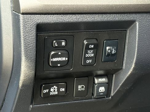 Used 2019 Toyota Tundra SR5 w/ SR5 Upgrade Package RWD image 21