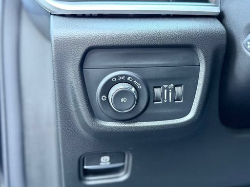 Used 2023 Jeep Grand Cherokee L Limited w/ Luxury Tech Group II AWD/4WD image 22