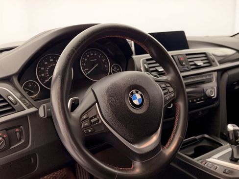 Used 2018 BMW 330e w/ Premium Package RWD image 10