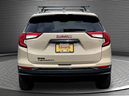 Used 2023 GMC Terrain SLE w/ Driver Convenience Package FWD image 5