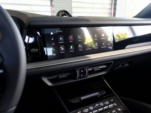 Certified 2025 Porsche Cayenne Base image 16