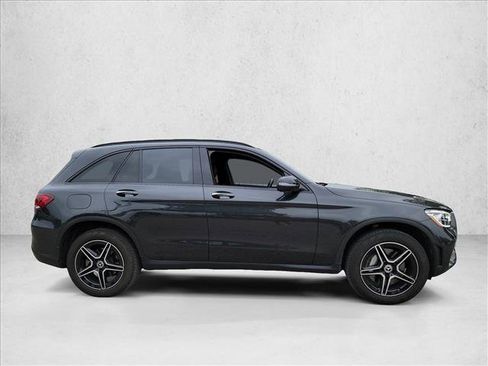 Used 2022 Mercedes-Benz GLC 300 image 4