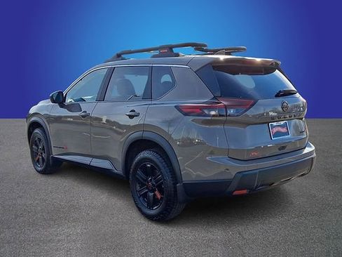 Used 2025 Nissan Rogue SV AWD/4WD image 4