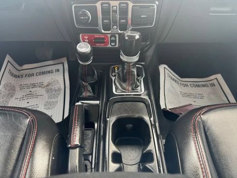 Used 2023 Jeep Gladiator Rubicon w/ Cold Weather Group AWD/4WD image 25