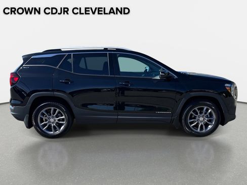 Used 2022 GMC Terrain SLT w/ Infotainment Package II FWD image 4