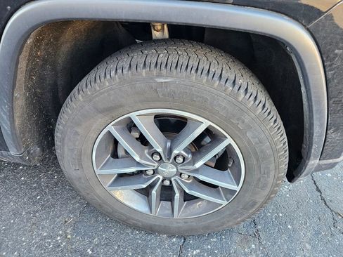 Used 2018 Jeep Grand Cherokee Limited image 7