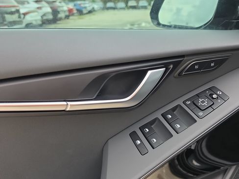 New 2026 Kia Niro SX Touring FWD image 19