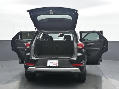 Used 2025 Chevrolet TrailBlazer LT FWD image 35