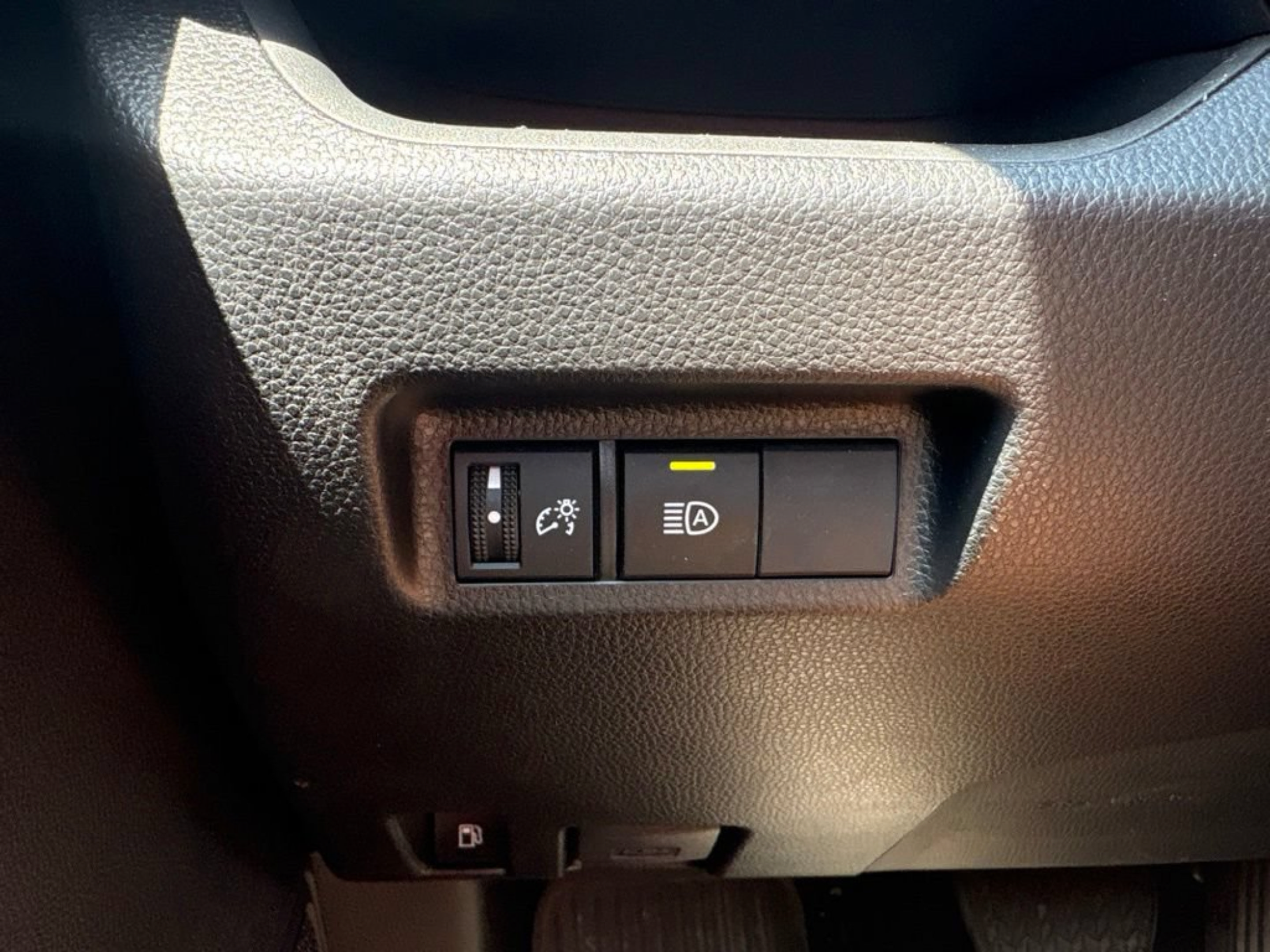Certified 2023 Toyota RAV4 LE AWD/4WD image 21