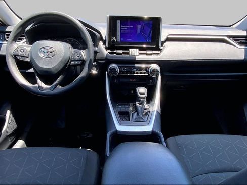 Used 2025 Toyota RAV4 XLE FWD image 15