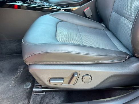 Used 2023 Kia Niro EX FWD image 9