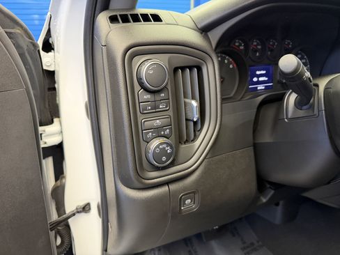 Used 2022 Chevrolet Silverado 1500 Custom AWD/4WD image 13