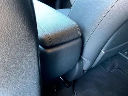 Used 2022 Buick Encore GX Select w/ Sport Touring Package FWD image 25