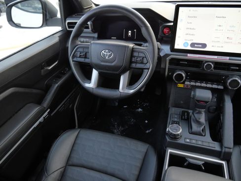 Used 2024 Toyota Tacoma TRD Off-Road image 9