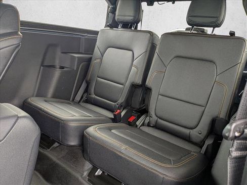Used 2023 Ford Bronco Badlands w/ Sasquatch Package AWD/4WD image 18