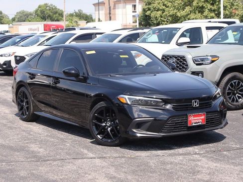 Used 2024 Honda Civic Sport image 2