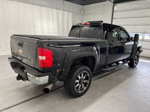 Used 2011 Chevrolet Silverado 2500 LTZ w/ LTZ Plus Package AWD/4WD image 4