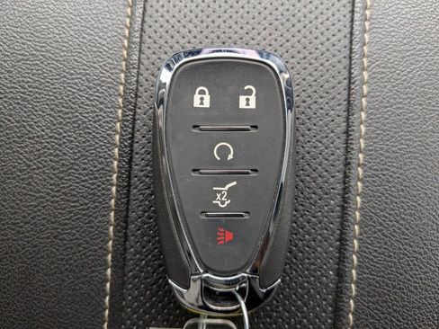 Used 2023 Chevrolet Traverse Premier image 33