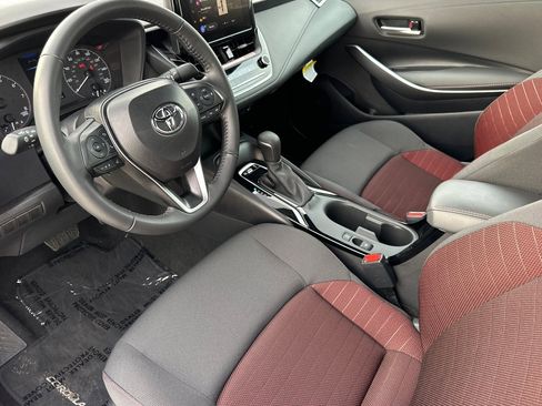 Certified 2025 Toyota Corolla SE image 9