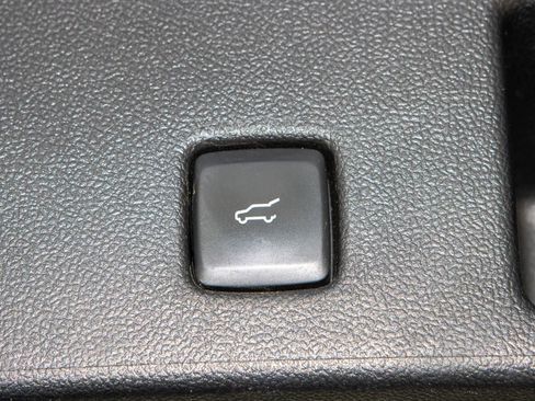 Used 2020 Ford Escape Titanium w/ Titanium Premium Package 2.0 image 9