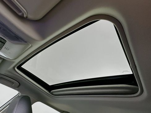 Used 2025 Toyota RAV4 XLE w/ Convenience Package FWD image 26