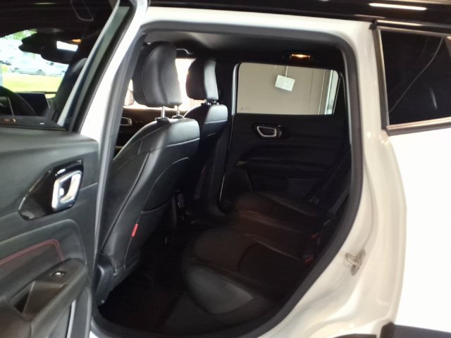 Used 2024 Jeep Compass Trailhawk AWD/4WD image 18