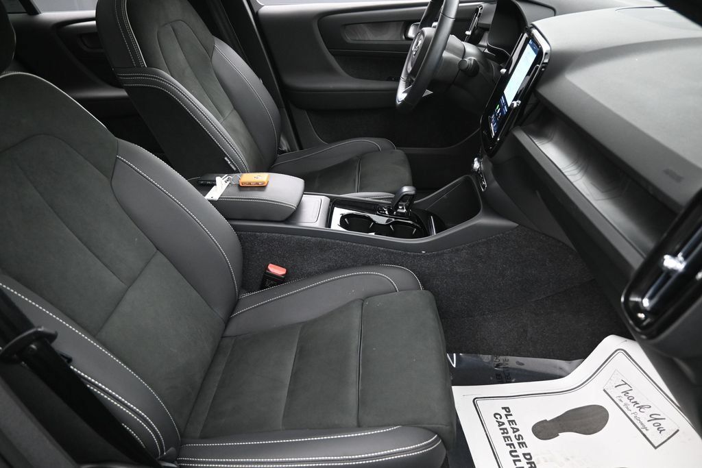 Used 2023 Volvo C40 P8 Recharge Plus AWD/4WD image 29