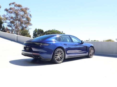 Certified 2023 Porsche Panamera 4 Platinum Edition AWD/4WD image 8
