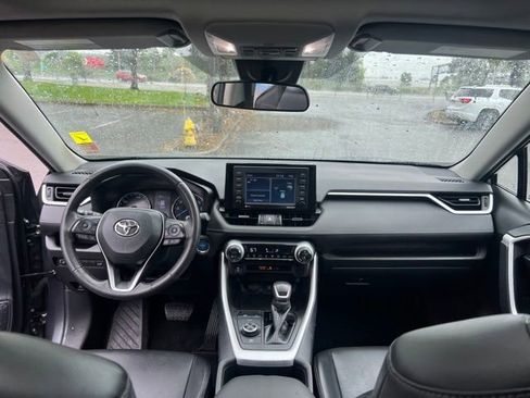 Used 2022 Toyota RAV4 XLE Premium AWD/4WD image 14