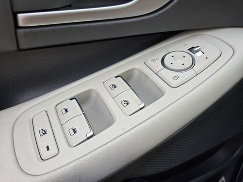 Used 2025 Hyundai Sonata SEL FWD image 32