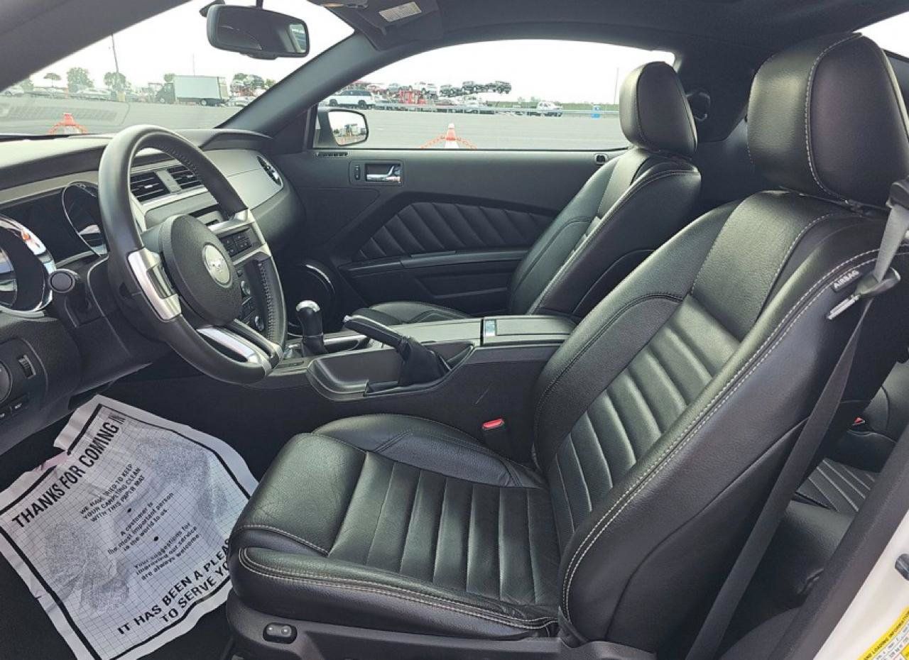 Used 2010 Ford Mustang GT RWD image 9