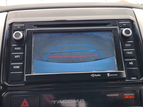 Used 2015 Toyota Tacoma PreRunner image 18