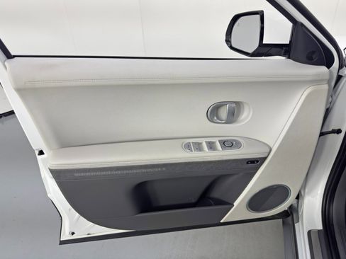 Used 2022 Hyundai Ioniq 5 Limited image 38