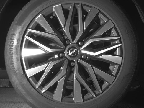 Used 2025 Nissan Altima 2.5 SV FWD image 15