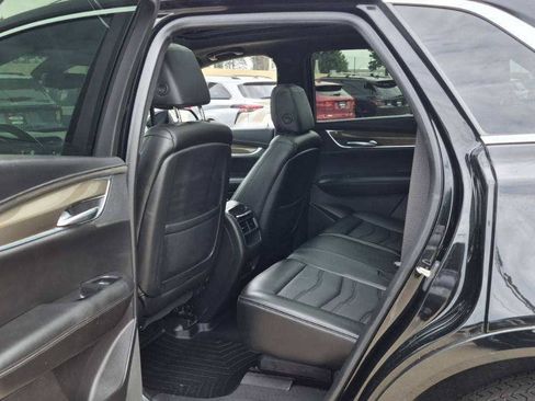 Used 2019 Cadillac XT5 Platinum AWD/4WD image 11