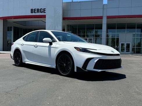 New 2026 Toyota Camry SE image 1