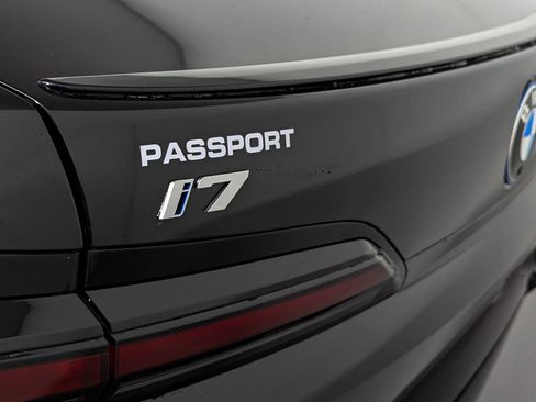 New 2026 BMW i7 xDrive60 image 6