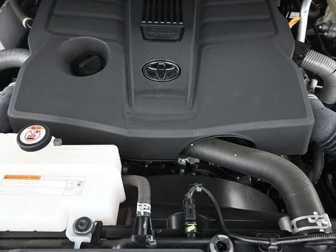 Used 2024 Toyota Tundra Limited AWD/4WD image 50