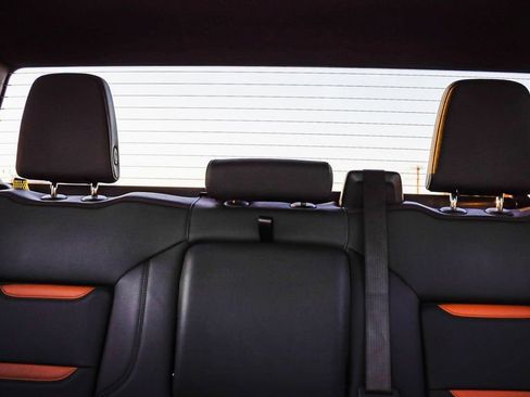 Used 2025 GMC Sierra 2500 AT4 image 28