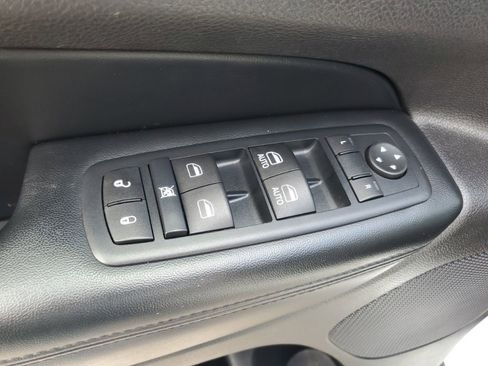 Used 2016 Jeep Grand Cherokee Laredo w/ Quick Order Package 23E AWD/4WD image 9