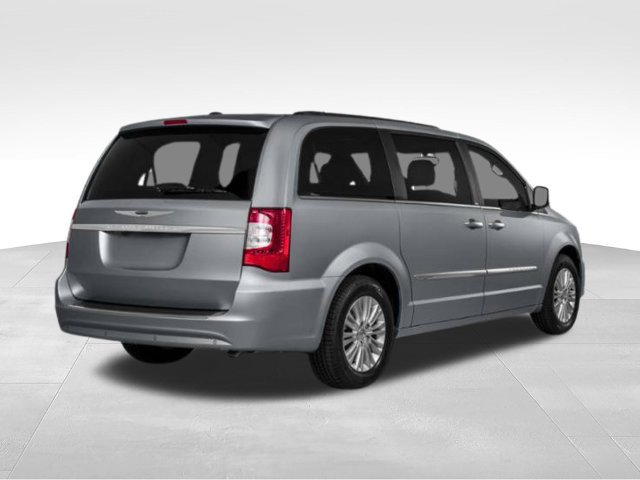 Used 2015 Chrysler Town & Country Touring-L w/ Driver Convenience Group FWD image 5