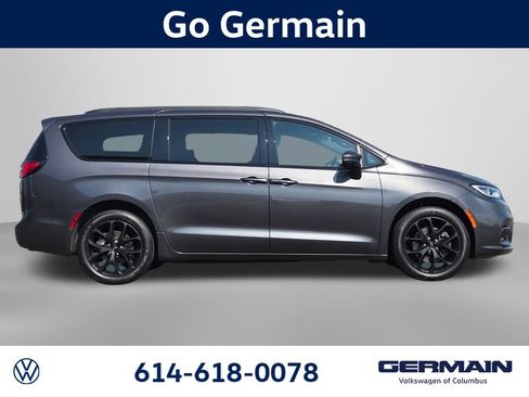 Used 2023 Chrysler Pacifica Touring-L w/ S Appearance Package AWD/4WD image 6
