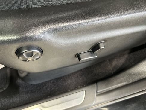 Used 2017 Jeep Grand Cherokee Limited AWD/4WD image 17