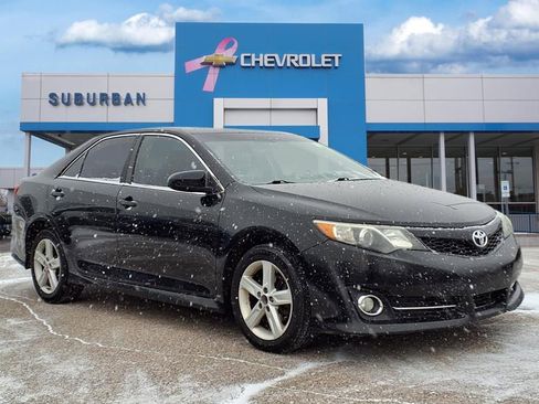 Used 2014 Toyota Camry L image 3