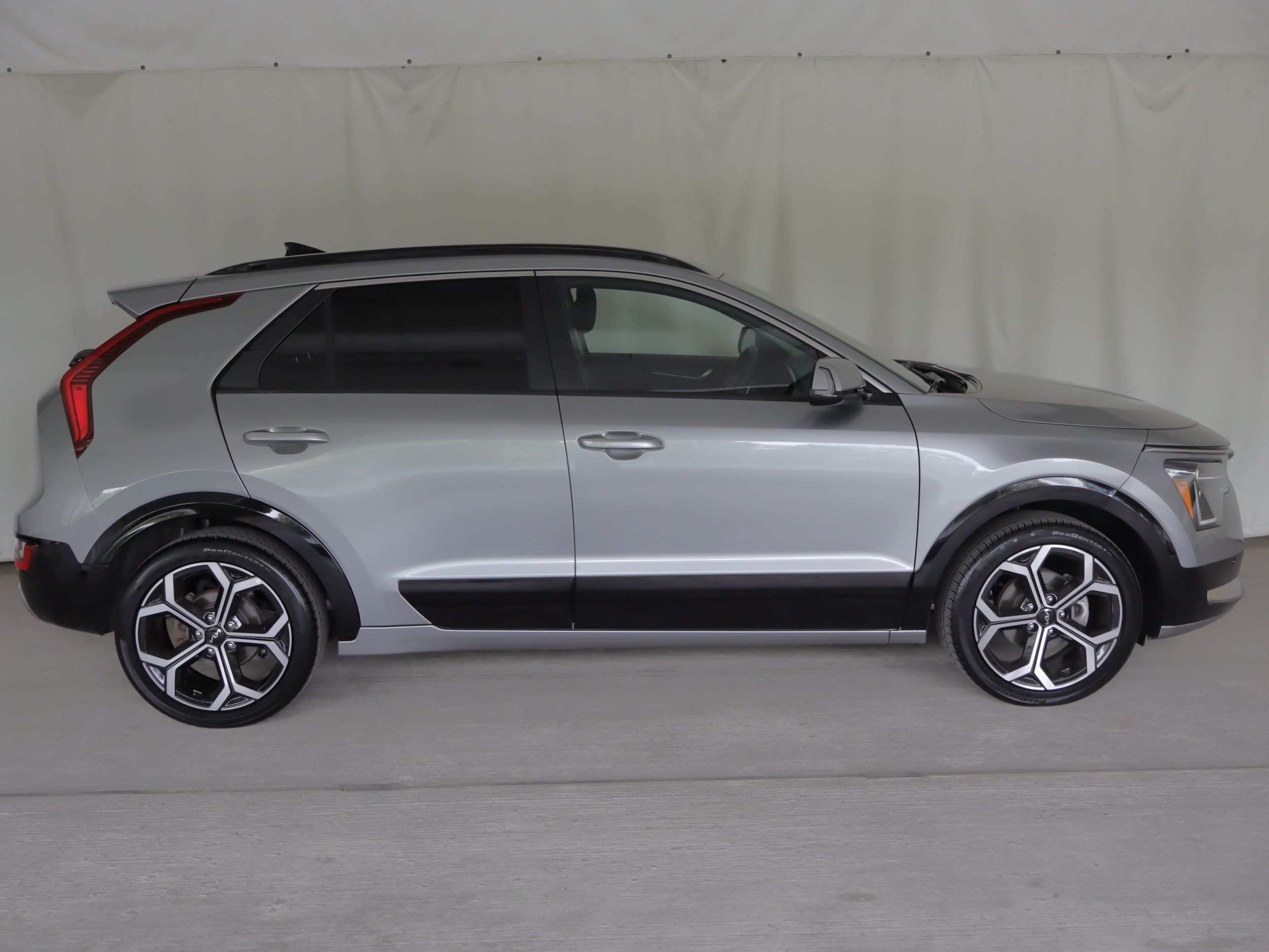 Used 2023 Kia Niro SX Touring FWD image 6