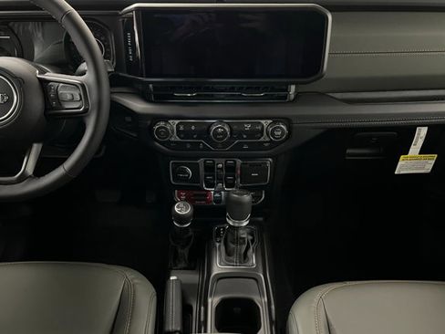 New 2025 Jeep Gladiator Mojave w/ Convenience Group image 13