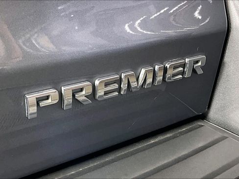 Used 2020 Chevrolet Suburban Premier w/ Premier Plus Edition AWD/4WD image 10